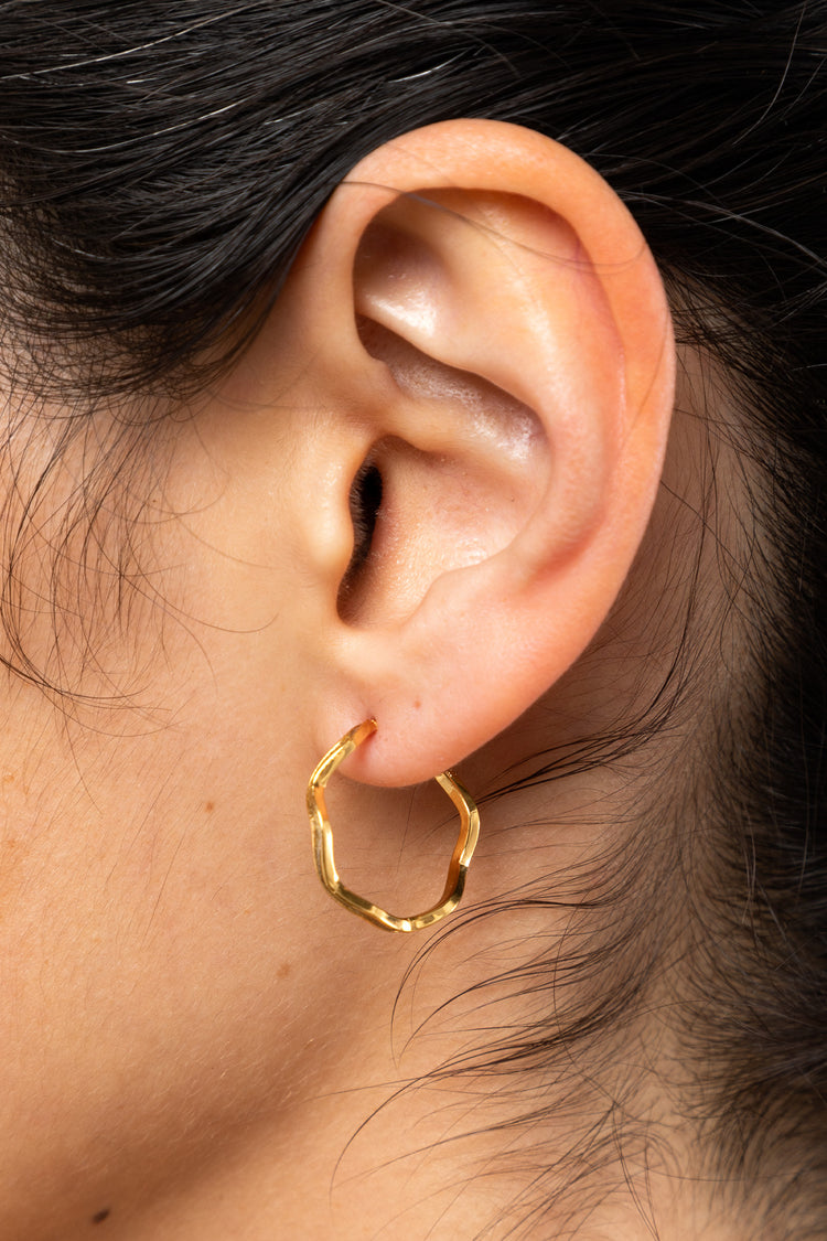 JWLWEH - Wavy Enameled Hoop Earrings